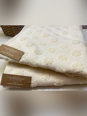 cupcakes and cashmere❤️Cotton  Floral(2) Bath Towels baby yellow NWT